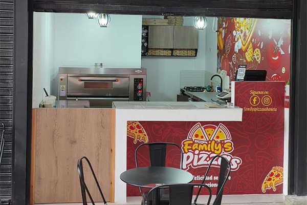 Fachada de Family's Pizzas Family's Pizzas MALL LA PLAZIITA